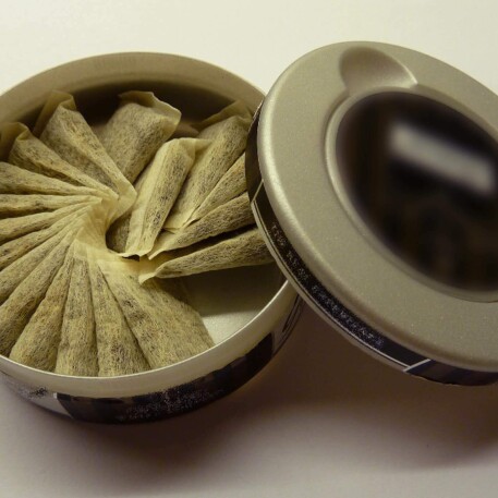 Снюс: бездымный табак, который опаснее сигарет