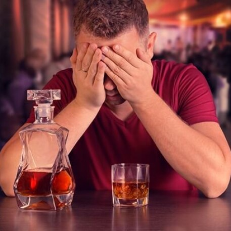 Алкогольная амнезия: почему возникают провалы памяти и чем они опасны
