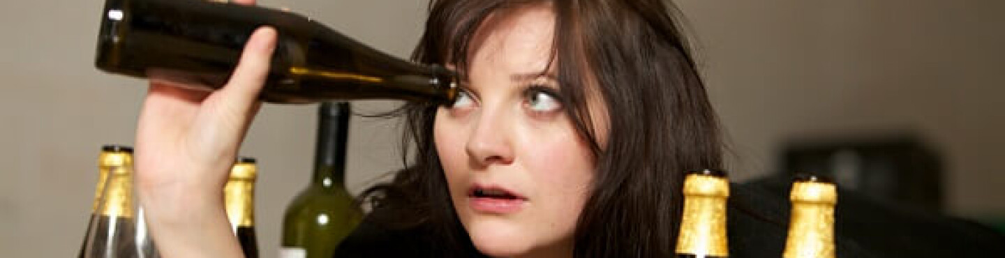 Женский алкоголизм: признаки, причины, лечение
