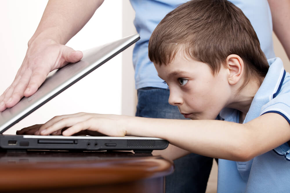 5 - Как отучить ребенка от компьютера: признаки зависимости и что с этим делать